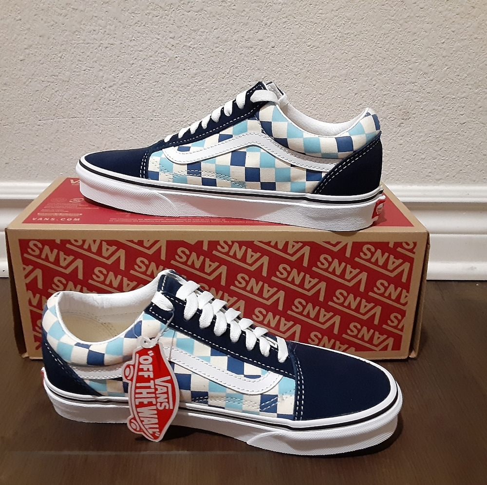 Vans - Picture 2 of 4